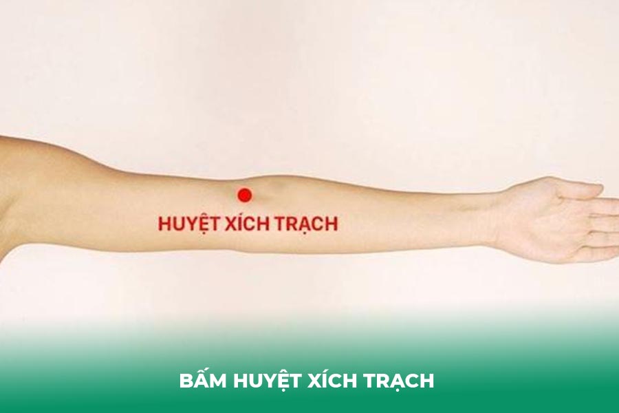 Bấm huyệt xích trạch 